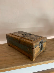 Houten scheerdoos met inklapbare spiegel