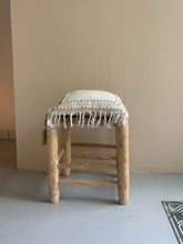 Afbeelding in Gallery-weergave laden, Bizar kussen
